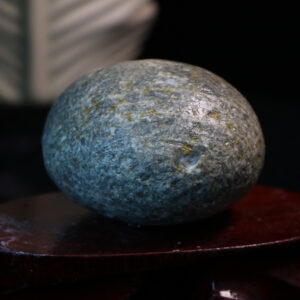 Aquamarine is the birthstone for March, protecting courage and communication skills 010