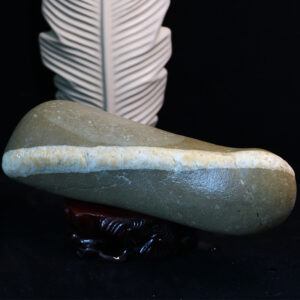 Garnet is the birthstone for January, symbolizing loyalty and vitality 009