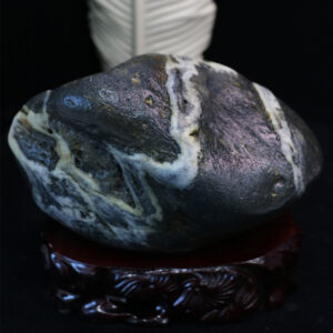Selenite dissolves in water! Dry cleanse only with soft brush 013